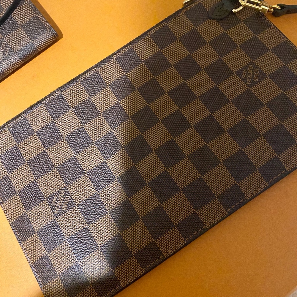 LV Nevefull MM (Wristlet)